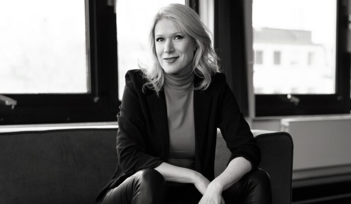Mit dem Facebook Professional Mode können Creator Reichweite in Einnahmen verwandeln – durch Reels, Abos, Werbung und digitale Geschenke. Anett Sass Professionistas
