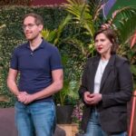 Grüner Wandel durch smarte Pflanzentechnologie FYTA Pflanzen Sensoren Claudia Nassif und Alexander Schmitt präsentieren „FYTA“, den „Fitnesstracker“ für Pflanzen. Sie erhoffen sich ein Investment von 500.000 Euro für 5 Prozent der Firmenanteile. RTL / Bernd-Michael Maurer