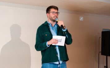 Wie entsteht die Brücke zwischen Startups, Wissenschaft und Wirtschaft? FoodBRYCKE – Accelerator Programm für Agrifood-Startups sebastian hinderer auf der bühne @Ludmilla und Gabriel Parsyak (c) Brycke