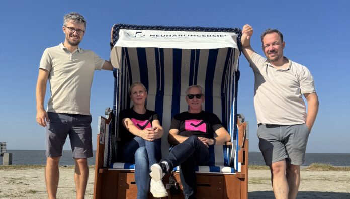 strandbutler strandkorb team bild am strand im strandkorb
