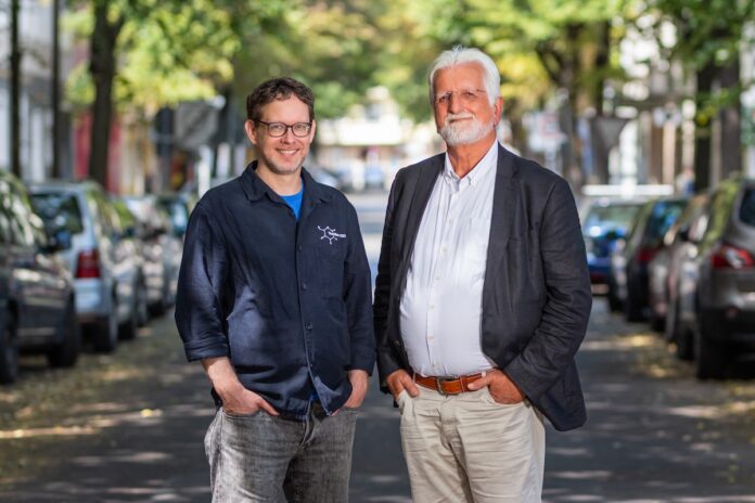 DiaMonTech Blutzuckermessung Diabetes. DiaMonTech_Co-Founder_Thorsten_Lubinski_Prof. Dr. Werner Mäntele_c_DiaMonTech