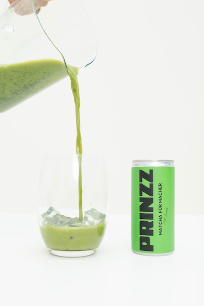 Prinzz Matcha Dose mit Glas und Karaffe