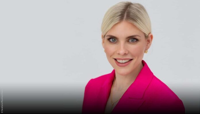Saskia Schlemmer über Ehevertrag, Ehe & faire Partnerschaft Saskia Schlemmer Rechtsanwältin und Autorin © Swetlana Posdnyschewa