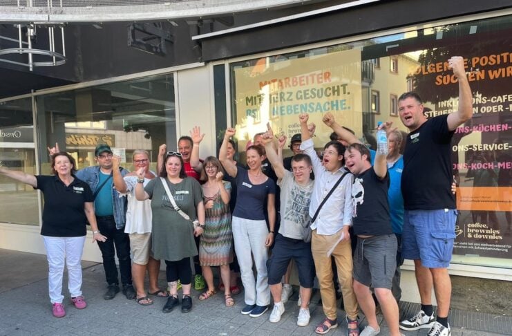coffee, brownies & downies: Inklusion für Menschen erleben gruppenfoto