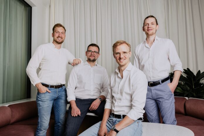 encentive: Industrie und Energie im Wandel. Bild (v. l. n. r.): Torge Lahrsen (COO), Daniel Ehnes (CPO), Nicolás Juhl (CEO), Sascha Greve (CTO).