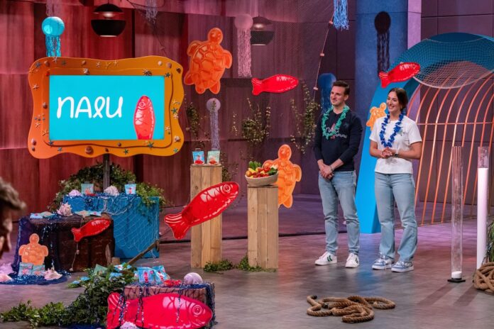 NALU Fruchtgummis zuckerreduziert – Naschen ohne Reue. Lisa Bella Ippolito und Max Schön präsentieren mit „NALU“ Zuckerreduzierte Fruchtgummis. Sie erhoffen sich ein Investment von 100.000 Euro für 10 Prozent der Firmenanteile. RTL / Bernd-Michael Maurer