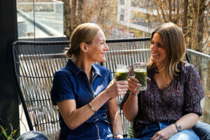 Wie kann ein innovativer Drink Frauen im Midlife zu mehr Energie und Balance verhelfen?