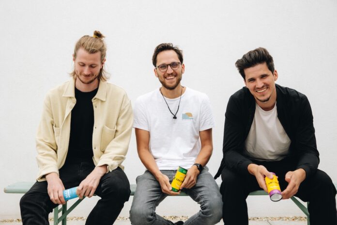 HAKUMA Founders Christian Koder, Max Mariel und Sebastian Podesser. HAKUMA – pflanzliche Getränke mit Fokus auf Nachhaltigkeit