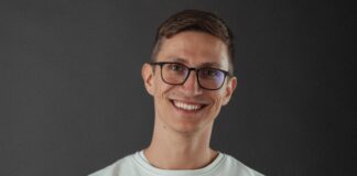 Wie viel Natur steckt wirklich in einem Stück Zeit? Holzkern – Natur trifft Produkte in einzigartigem Design. Georg Holzer CEO Holzkern