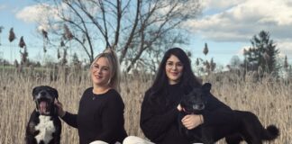 Der Verein, der Hunden eine zweite Chance gibt – und Herzen berührt Rescute e.V. rettet Hunde und schenkt ihnen ein neues Leben Jeannine Ficht Yara Moteirek sitzend mit Hunden @ Rescute e.V.