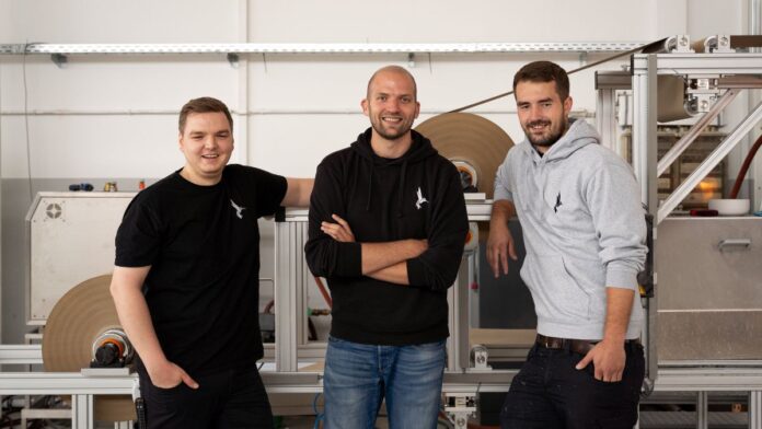 Papair_Gruender Papair: Mit PapairWrap nachhaltige Lösungen für Kunden schaffen. Papair Gruender vlnr Fabian Solf, Christopher Feist und Steven Widdel