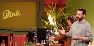 Rein, natürlich, überraschend lecker – die Milchalternative, die alles anders macht! Pinù Milchalternative aus Pistazien in der Höhle der Löwen Sara und Marvin Plattenhardt präsentieren die Pistazienmilch Pinù. Sie erhoffen sich ein Investment von 150.000 Euro für 10 Prozent der Firmenanteile. gestattet. Bild@ RTL / Stefan Gregorowius
