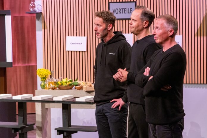 Dr. Fabio Labriola, Malte Zeeck und Philipp von Plato präsentieren mit „Precision“ Milch ohne schlechte Inhaltsstoffe. Sie erhoffen sich ein Investment von 500.000 Euro für 8 Prozent der Firmenanteile. Bild@ RTL / Bernd-Michael Maurer
