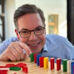 Social Proof 2.0 – Verkaufen, wenn man (noch) keine Referenzen hat Social Proof für Startups: So entsteht echtes Vertrauen oliver Schumacher verkaufstrainer