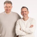 Vom TV-Pitch zum Produkt des Jahres Produkt des Jahres 2025: WC-Star aus der Höhle der Löwen. WC-Star Gruenderbild Michael Grundmann (l.) Fransco La Pica (r.) Credit WC-Shop