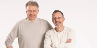 Vom TV-Pitch zum Produkt des Jahres Produkt des Jahres 2025: WC-Star aus der Höhle der Löwen. WC-Star Gruenderbild Michael Grundmann (l.) Fransco La Pica (r.) Credit WC-Shop