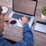 Mentale Gesundheit im Startup-Alltag: Warum Gründer unter Dauerstrom stehen und wie sie Resilienz aufbauen können Mentale Gesundheit im Startup: Resilienz als Erfolgsfaktor Image by Lukas Bieri from Pixabay