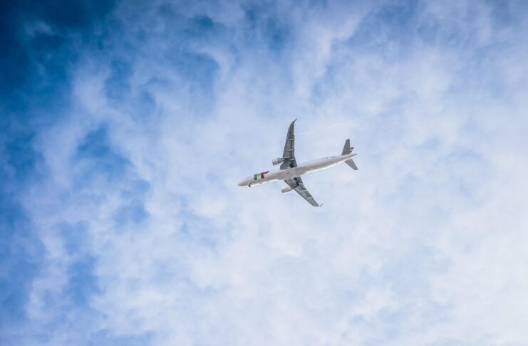 Entschädigung bei Flugverspätung: Ihre Rechte und Tipps Wer fliegt, der hat auch Rechte. Bildquelle: Leonhard Niederwimmer via pixabay.com