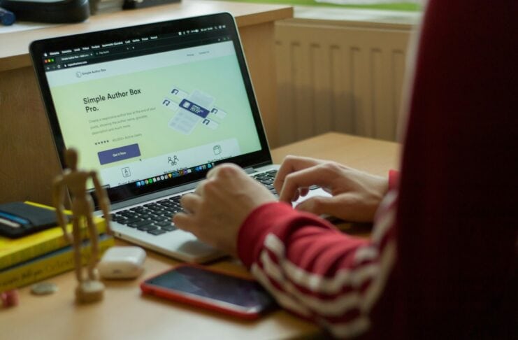 Landingpage Optimierung für regionale Betriebe – Local SEO Tipps Foto von WebFactory Ltd auf Unsplash