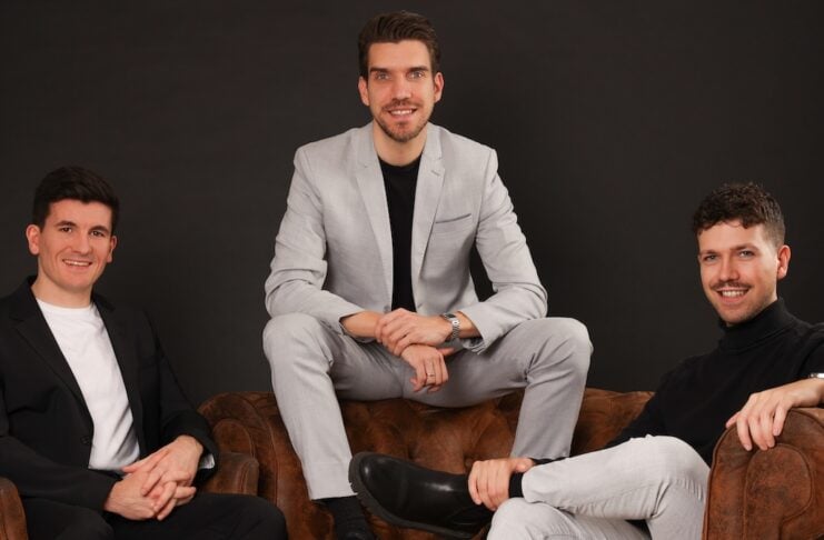 Cellbyte Wie KI HTA Prozesse im Market Access Bild Felix Steinbrenner, Co-CEO und Mitgründer (links) Daniel Moreira, Co-CEO und Mitgründer (mittig) Samuel Moreira: CTO und Mitgründer (rechts) Fotocredit Cellbyte