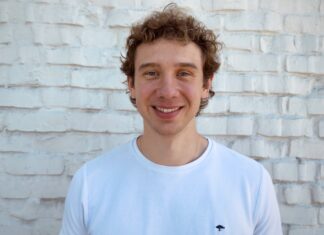 Wie verändert KI unseren Arbeitsalltag, ohne dass wir es überhaupt bemerken? Attention Engineering KI und KI Assistent im Fokus Julian Windeck