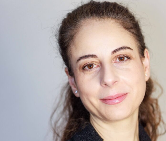 Website und Domain für mehr Sichtbarkeit online Renata Jaffe @ STRATO