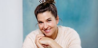 Wie kann ein simples Armband zu einer starken Botschaft werden? Wristbanditz Armbänder für unvergessliche Events Stefanie Lischka @Nicky Webb Photography