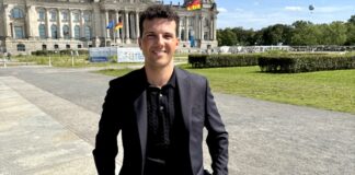 Wie kann aus digitaler Reichweite ein dauerhaft tragfähiges Geschäftsmodell entstehen? LikeTik Creator Reichweite als Geschäftsmodell? Deniz Seker Gründer LikeTik