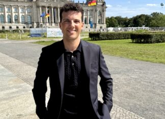 Wie kann aus digitaler Reichweite ein dauerhaft tragfähiges Geschäftsmodell entstehen? LikeTik Creator Reichweite als Geschäftsmodell? Deniz Seker Gründer LikeTik