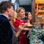 Festtagszauber in die Gründerszene Die Höhle der Löwen Endlich Weihnachten Weihnachtsfolge. v.l.) Carsten Maschmeyer, Dagmar Wöhrl, Janna Ensthaler, Judith Williams Moderator Amiaz Habtu hat vor dem Studio eine Crêperie aufgebaut. Die "Löwen" (v.l.) Carsten Maschmeyer, Dagmar Wöhrl, Janna Ensthaler und Judith Williams lassen es sich schmecken. Foto: RTL / Bernd-Michael Maurer