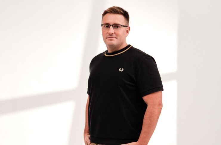 ÆR Produkt unterstützt Menschen im Alltag Fabian Hans