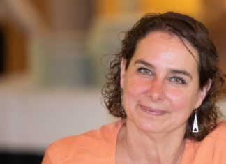 Verkaufstexte: Warum weniger Werblichkeit oft mehr Umsatz bringt Verkaufstext der Entscheidungen prägt und Vertrauen schafft Simone Heinrich