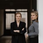 Kann man Immobilien wirklich verstehen lernen statt nur darüber zu reden? evoque vermittelt Immobilienwissen rund um Immobilieninvestments Vanessa Jung (l.) und Anabel Reeß (r.) Fotocredits/ Fotograf: Isabel Zander