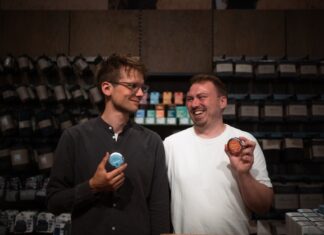 Wie entsteht neue Stärke, wenn sich ein Unternehmen neu ausrichtet? forpeople definiert Produkte in moderner Kosmetik Fotograf/ Bildcredits: @Max Osetskyy