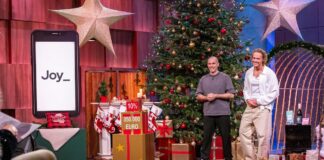 Wie zwei Gründer eine einfache Idee neu gedacht haben Joy_ Gutschein Produkt für modernes Schenken Bild: Franz Koller (l.) und Titus Hüsken präsentieren „Joy_“ – Geschenkgutscheine für alle Onlineshops. Sie erhoffen sich ein Investment von 350.000 Euro für 10 Prozent der Firmenanteile. RTL / Bernd-Michael Maurer