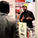 Was macht authentische Küche heute wirklich erfolgreich? Amjad Foods: Falafel für die moderne Gastronomie Amjad Abu Hamid auf einer messe