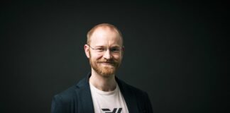 Wird Elektromobilität erst dann alltagstauglich, wenn jeder Stellplatz laden kann? ChargeX Elektromobilität und Ladeinfrastruktur für Unternehmen. ChargeX COO Michael Masnitza