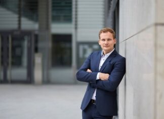 Was entscheidet heute über gute Reinigung? FloorZilla Diamantfaser für professionelle Reinigung Enrico Flade by FloorZilla