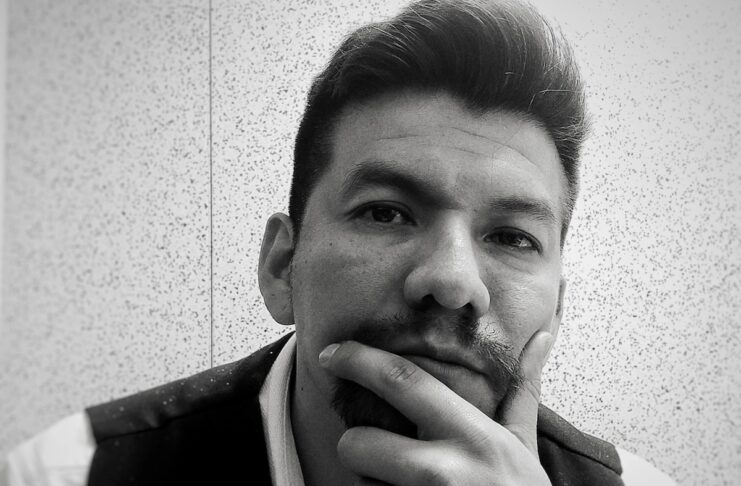 Kokomomo: Haltung, zeitlose Mode aus Alpakawolle Kokomomo Gino Paolo Valdeas
