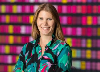 Warum bleibt Erfahrung auf dem Arbeitsmarkt so oft ungenutzt? Silverjobs – erfahrene Fachkräfte über 50 Silverjobs Geschäftsführerin und Co-Founder Katharina Thölén