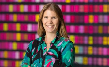 Warum bleibt Erfahrung auf dem Arbeitsmarkt so oft ungenutzt? Silverjobs – erfahrene Fachkräfte über 50 Silverjobs Geschäftsführerin und Co-Founder Katharina Thölén