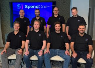 Wie können Unternehmen Ausgaben besser kontrollieren und Prozesse automatisieren? SpendOne SpendOne: indirekter Einkauf und Spend Management Teambild