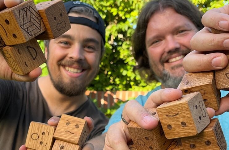 Alter Sensus Gefühle und Schule neu denken alter sensus founder team bild mit produkt gefühlswürfel