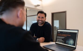 Wie viel Effizienz steckt eigentlich noch ungenutzt in Ihren Geschäftsprozessen? syntik und generative KI: Wie AI Agenten Prozesse verbessern Mert Erdogan