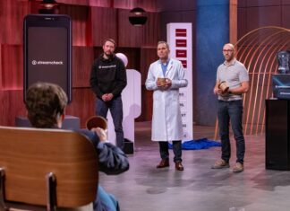 Millionen Deals große Emotionen und harte Forderungen: Das erwartet Sie in Folge 2 2. März 2026 Die Höhle der Löwen Folge 2 V.l.: Sebastian Janus, Stefan Siemer und Sebastian Heidrich präsentieren „Streamcheck“, den Urologen-Check für zu Hause. Sie erhoffen sich ein Investment von 1.000.000 Euro für 10 Prozent der Firmenanteile. Bildcredits/ Fotograf: Foto: RTL / Bernd-Michael Maurer