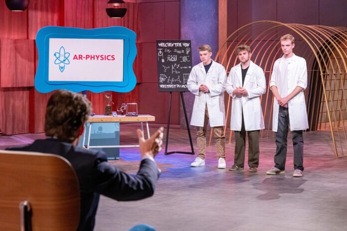 AR-Physics Lern App für Naturwissenschaften Felix Lachtrup, Philipp Siedhoff und Jost Reelsen präsentieren den 