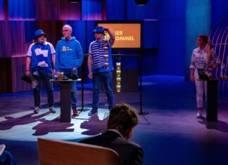 Warum landet der Getränketräger im Stadion immer im Müll? Bierbommel Getränketransport Stadion Beim Battle treten "Bierbommel“ mit Gründer Dr. Heinz von Gersum (links, M.) gegen „Lubell“ mit Gründerin Lisa Hennrich gegeneinander an. Wer kann die „Löwen“ mit seiner Geschäftsidee überzeugen und darf weiter pitchen ? Bildcredits/ Fotograf: RTL / Bernd-Michael Maurer