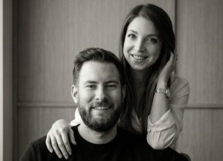 Warum geben sich so viele mit Möbeln zufrieden, die nicht mit dem Leben mithalten? Livom modulare Sofas Sofa Showrooms Europa Livom Founder Sandro und Tamara Haag Copyright Livom