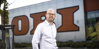 OBI investiert in 42watt OBI übernimmt 42watt für energetische Sanierungsprojekte Für OBI CEO Dr. Sebastian Gundel ist die Integration von 42watt ins Serviceportfolio von OBI ein wichtiger Schritt in der strategischen Weiterentwicklung des Unternehmens.