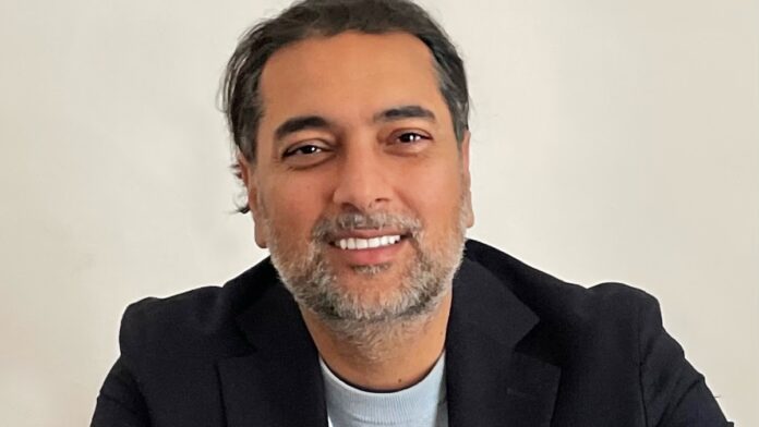 HoloLogix.AI KI MIA für intelligente Kommunikation salim sahi credit holologix.ai